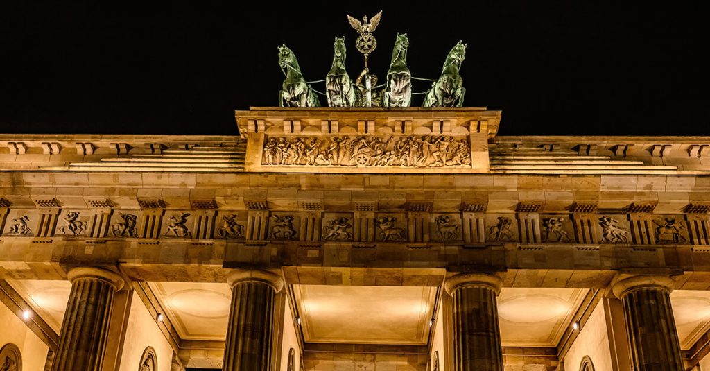 berlin brandenburger gate at night with light installation